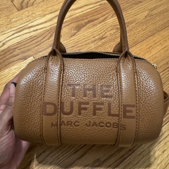 Marc Jacobs Brown Pebbled Leather Duffle Satchel with Wallet and Branded Strap - Picture 2 of 12